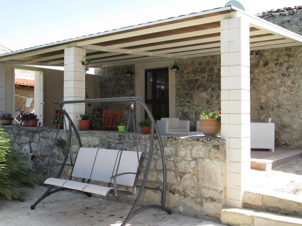 Agriturismo Serrafiori Casa Serrafiori Buitenkant foto